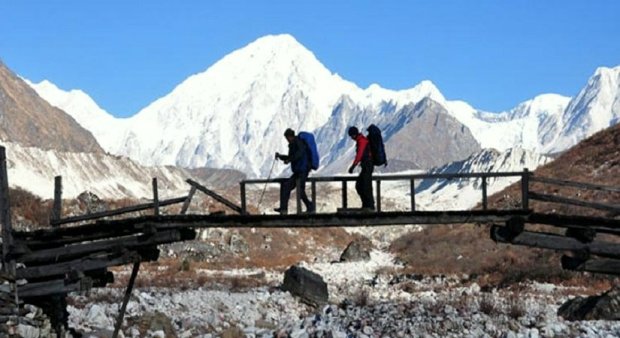 pisang peak mountaineering tour